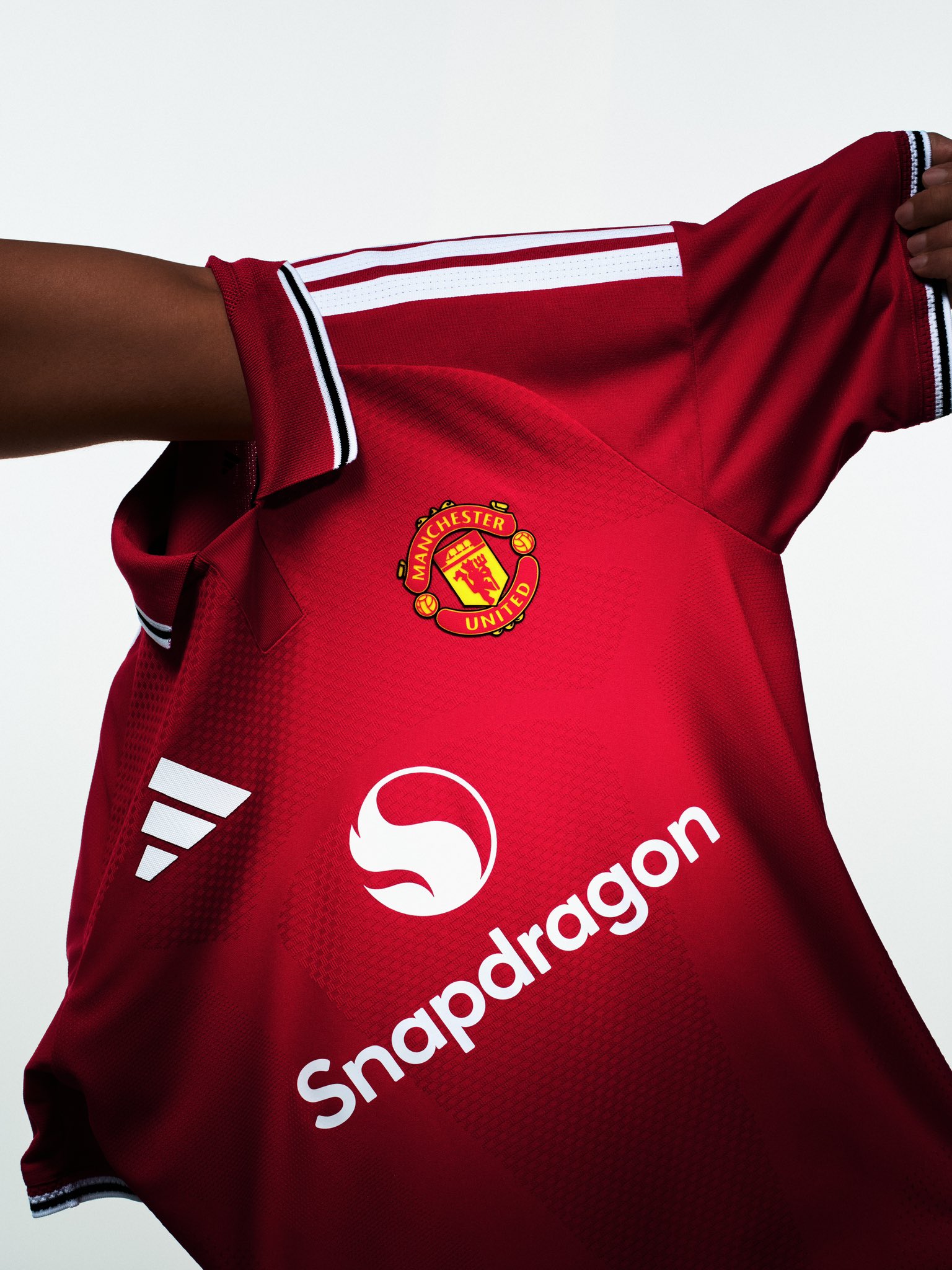 ADIDAS AND MANCHESTER UNITED UNVEIL 2026/27 HOME JERSEY