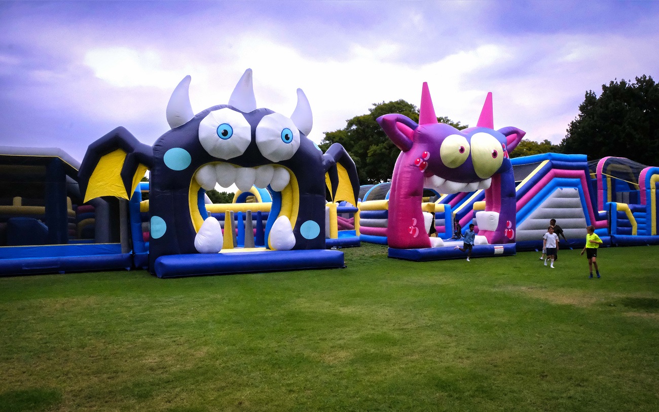 Fourways Mall blows up the school holidays with the Gauntlet South Africa’s largest inflatable obstacle